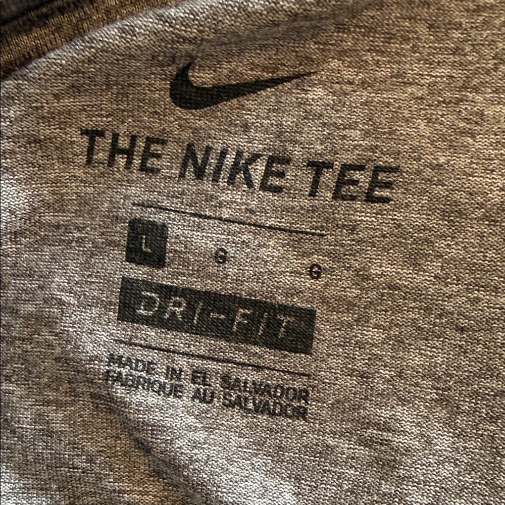 Men’s Nike Grey Heather Short-Sleeve Shirt with Green Logo - Picture 2 of 6